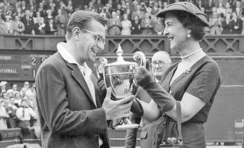 Jaroslav-drobny-1954-wimbledon.jpg